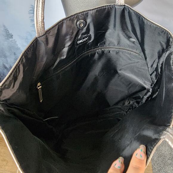 NWT DKNY Silver Skyline Shopping Tote / Sac / Shoulder Bag - Picture 4 of 8